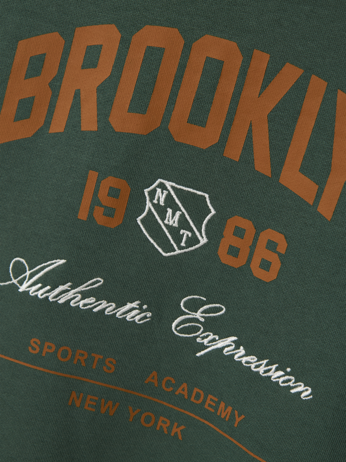 model_shot-front_full